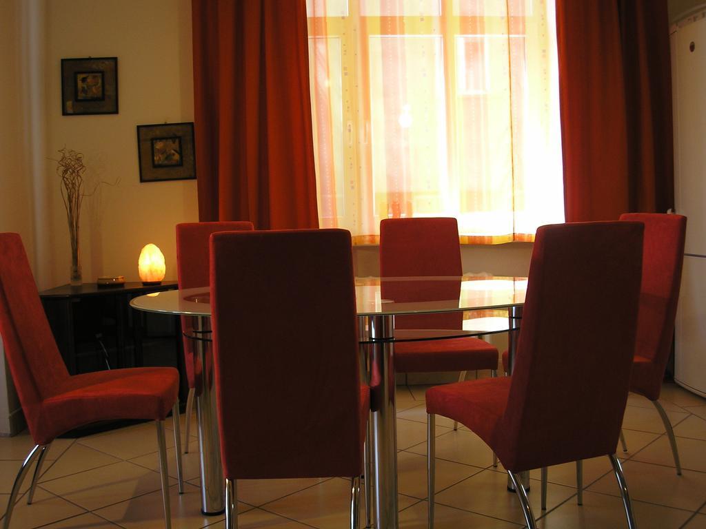 Apartment Riverside - River View Bratislava Oda fotoğraf